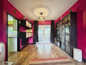 Diner- click for photo gallery